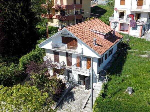casa indipendente in vendita a Giaveno in zona Villa
