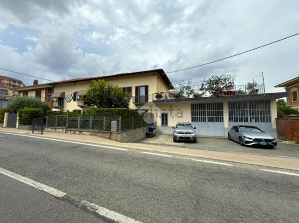 casa indipendente in vendita a Giaveno in zona Villa