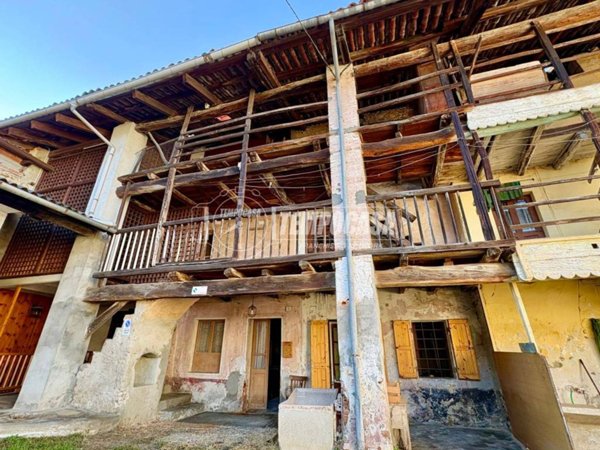 casa indipendente in vendita a Giaveno in zona Villa