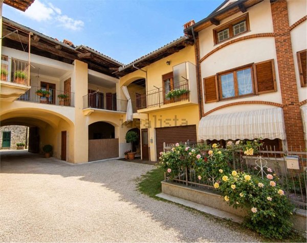 appartamento in vendita a Giaveno in zona Buffa