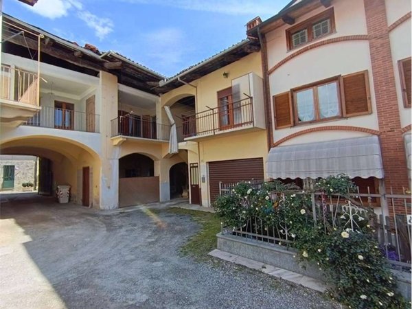 casa indipendente in vendita a Giaveno in zona Buffa