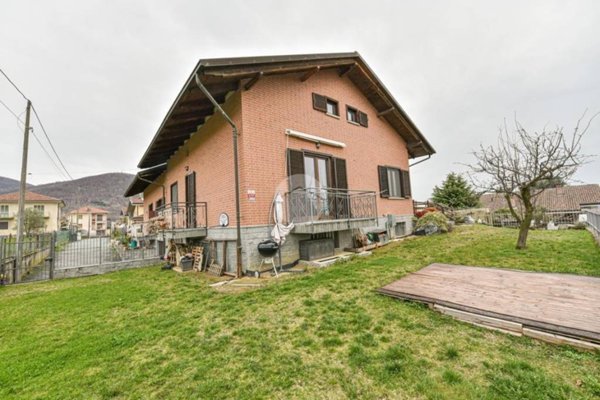 casa indipendente in vendita a Giaveno in zona Villa