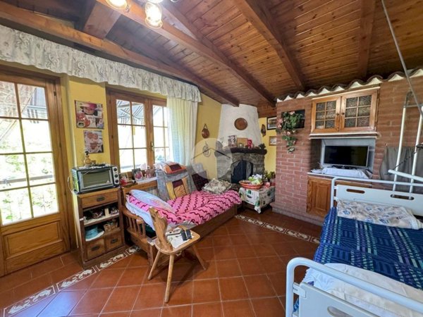 casa semindipendente in vendita a Giaveno in zona Sala