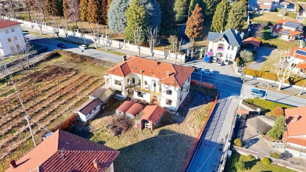 casa indipendente in vendita a Giaveno in zona Villa
