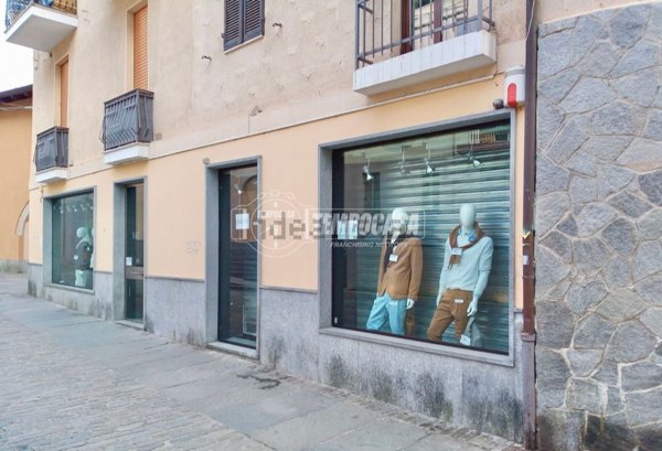 locale commerciale in vendita a Giaveno