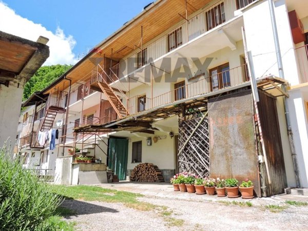 casa semindipendente in vendita a Giaveno
