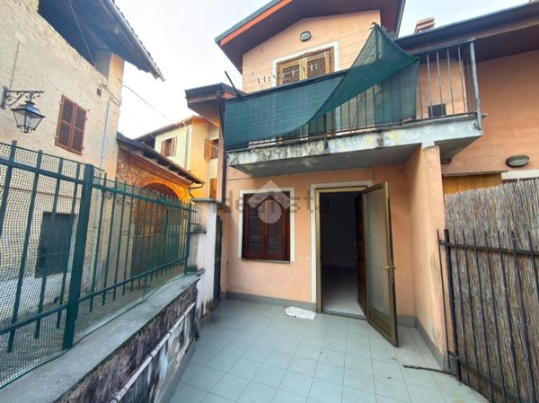 appartamento in vendita a Giaveno in zona Colpastore