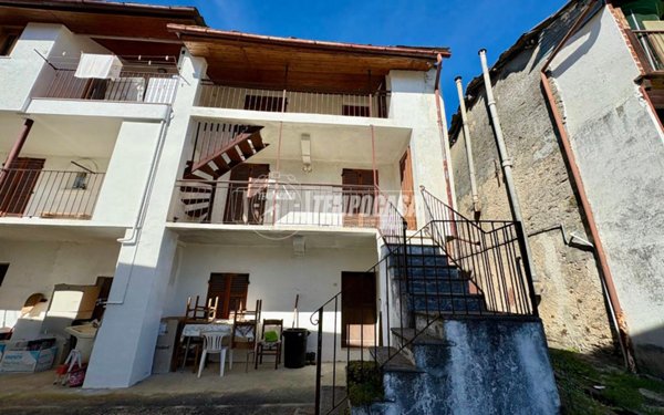 casa semindipendente in vendita a Giaveno in zona Maddalena