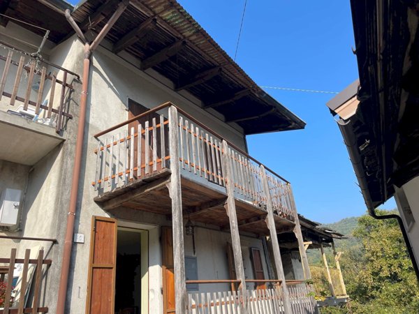 casa indipendente in vendita a Giaveno in zona Maddalena