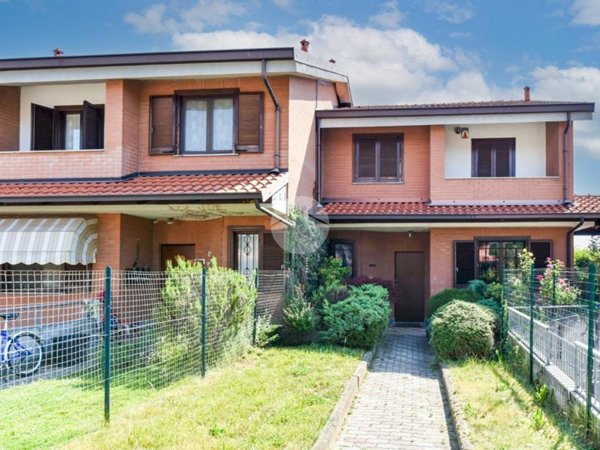 casa indipendente in vendita a Giaveno in zona Villa