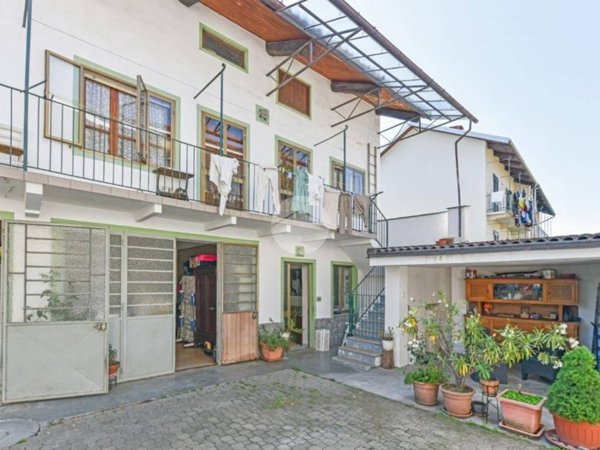 casa indipendente in vendita a Giaveno in zona Sala