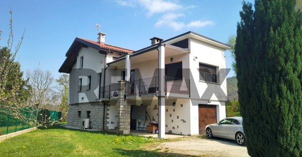 casa indipendente in vendita a Giaveno in zona Villa