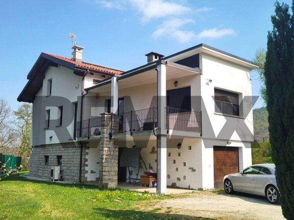 casa indipendente in vendita a Giaveno in zona Villa