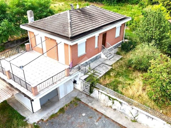casa indipendente in vendita a Giaveno in zona Villa