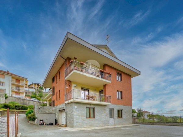 casa indipendente in vendita a Giaveno in zona Villa