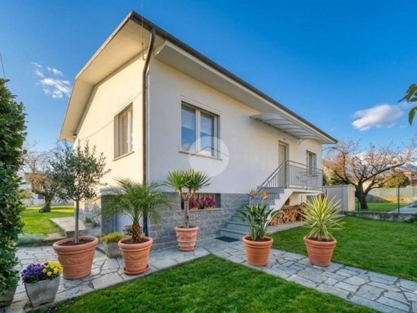 casa indipendente in vendita a Giaveno in zona Villa