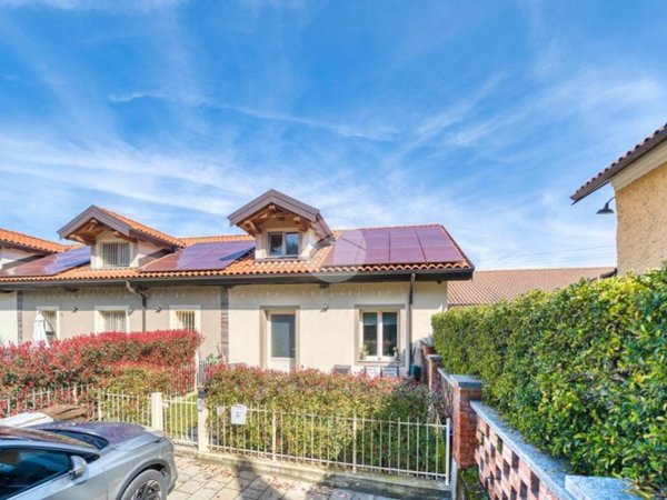 casa indipendente in vendita a Giaveno in zona Villa