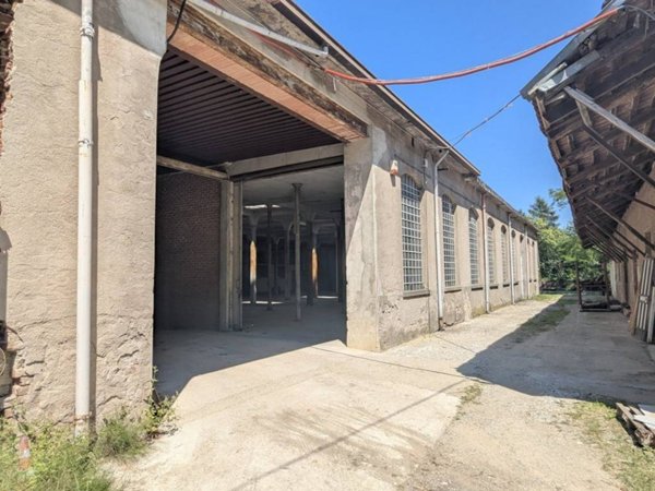 locale commerciale in vendita a Giaveno in zona Pontepietra
