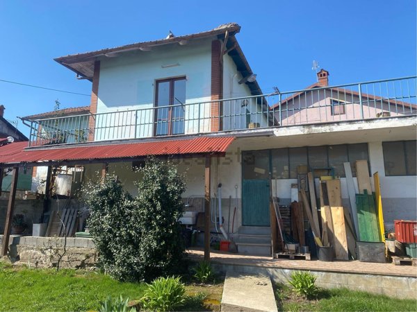 casa indipendente in vendita a Giaveno in zona Sala