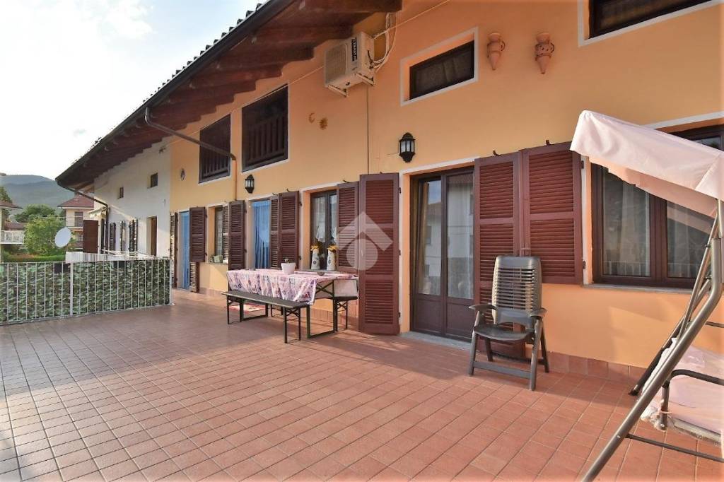 appartamento in vendita a Giaveno in zona Selvaggio