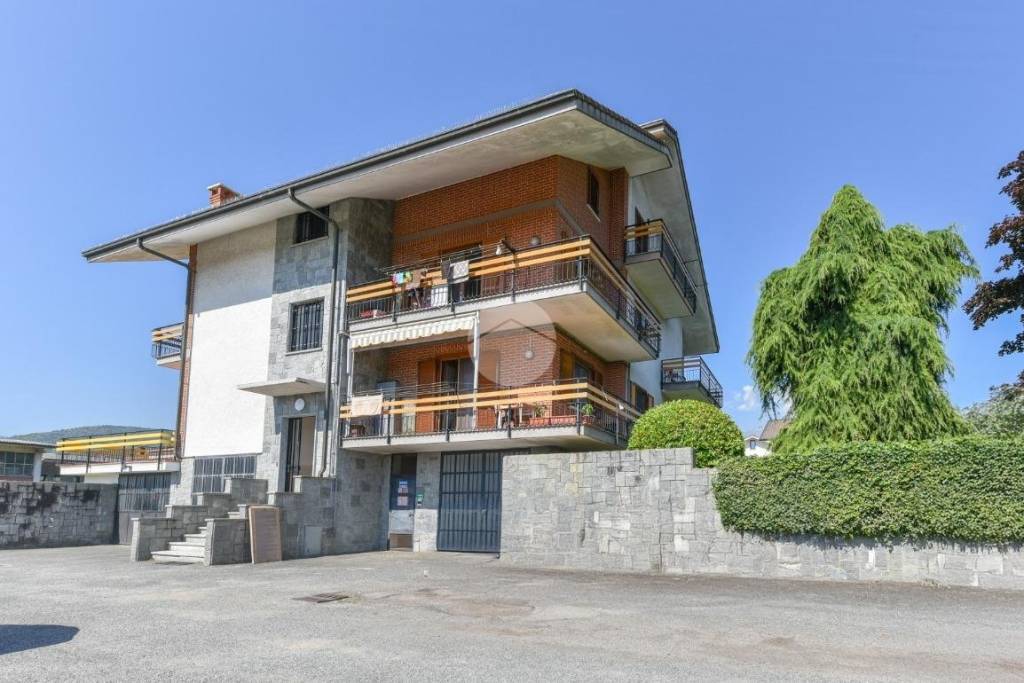 appartamento in vendita a Giaveno in zona Selvaggio