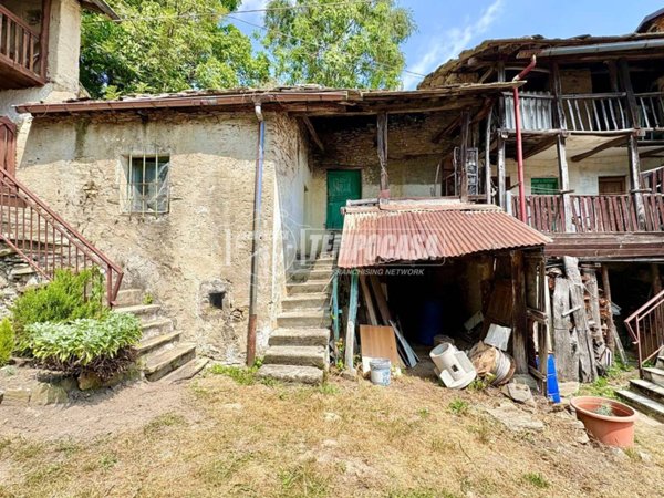 rudere in vendita a Giaveno in zona Alpe Colombino