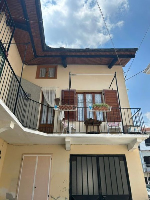 appartamento in vendita a Giaveno in zona Selvaggio