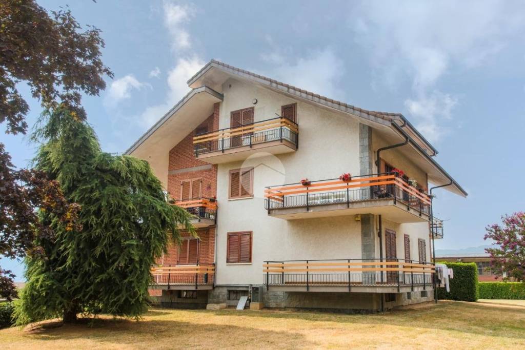 appartamento in vendita a Giaveno in zona Selvaggio