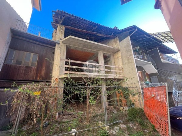 casale in vendita a Giaveno in zona Colpastore