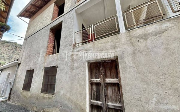 casa indipendente in vendita a Gravere