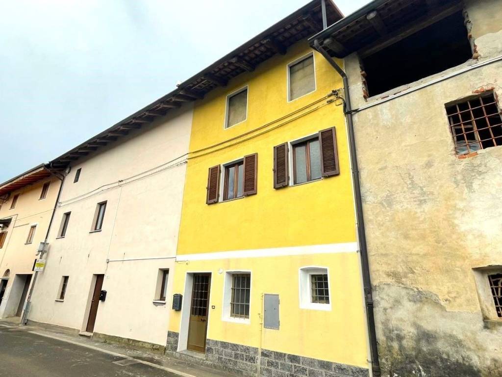 casa indipendente in vendita a Grosso
