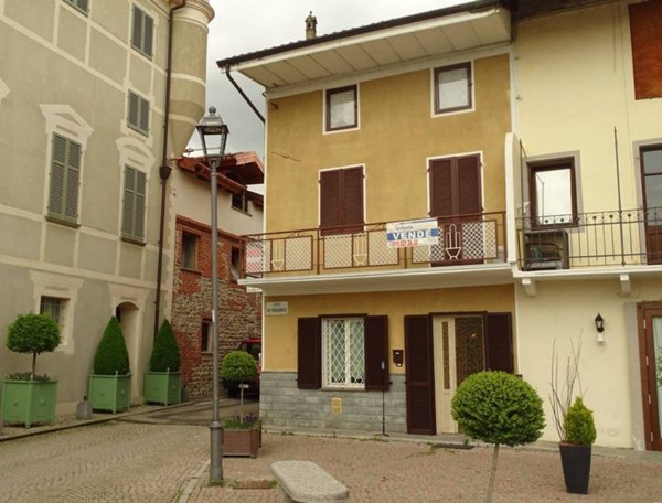 casa indipendente in vendita a Grosso