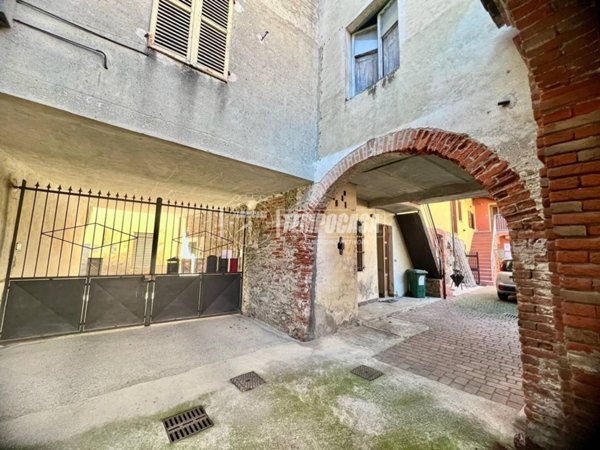 casa indipendente in vendita a Grosso