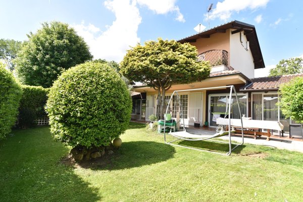 casa indipendente in vendita a Grosso