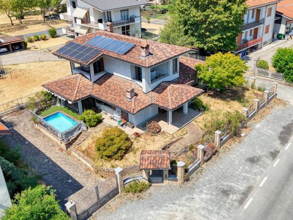 casa indipendente in vendita a Grosso