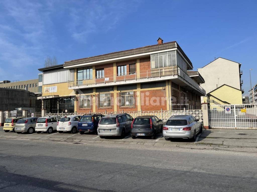 ufficio in vendita a Grugliasco in zona Lesna
