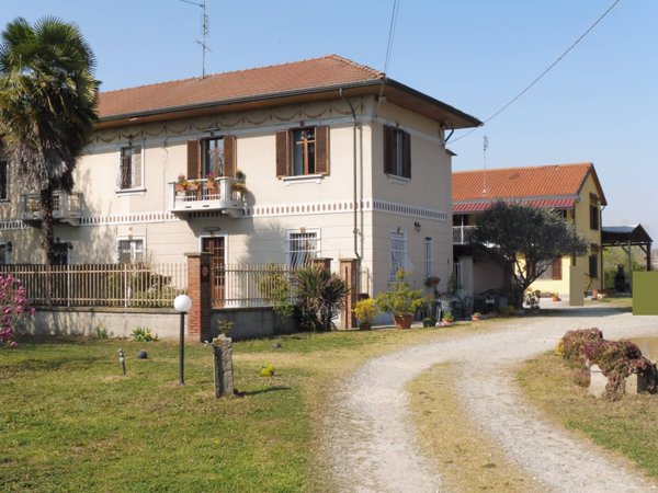 casa indipendente in vendita a Grugliasco in zona Gerbido
