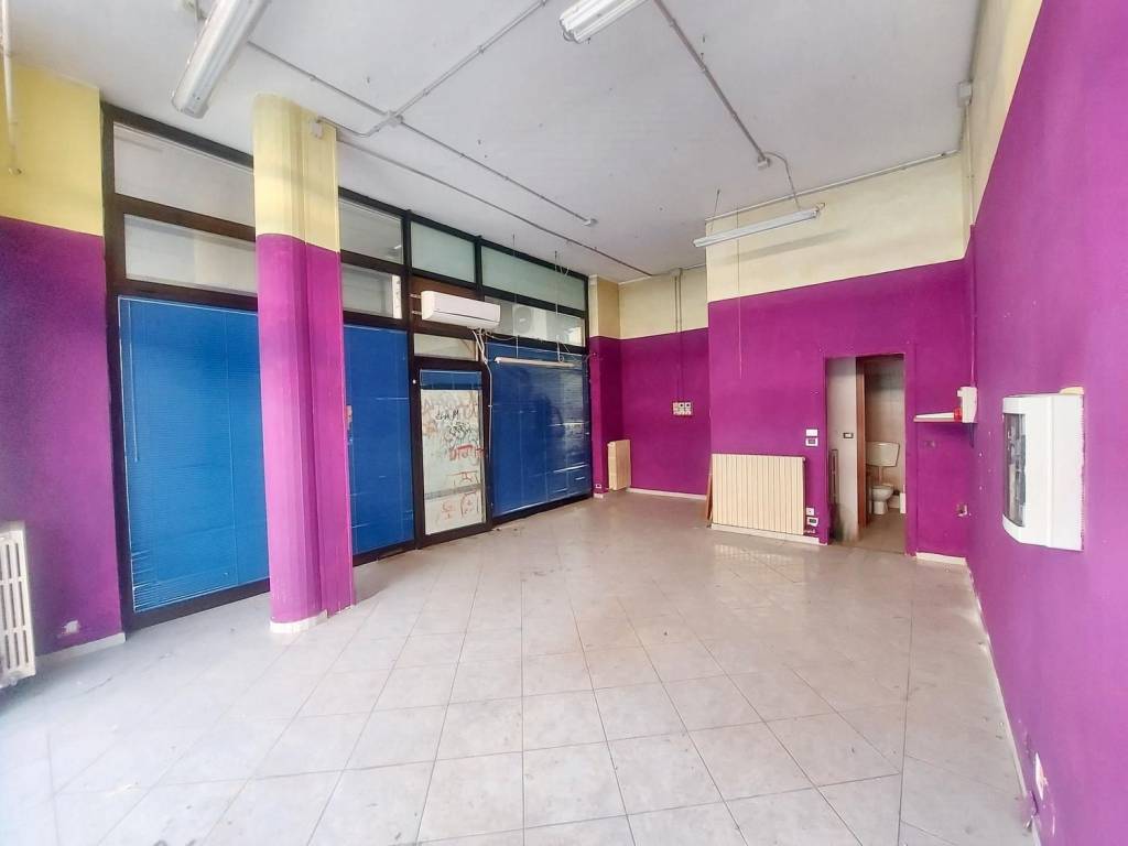 locale commerciale in vendita a Grugliasco