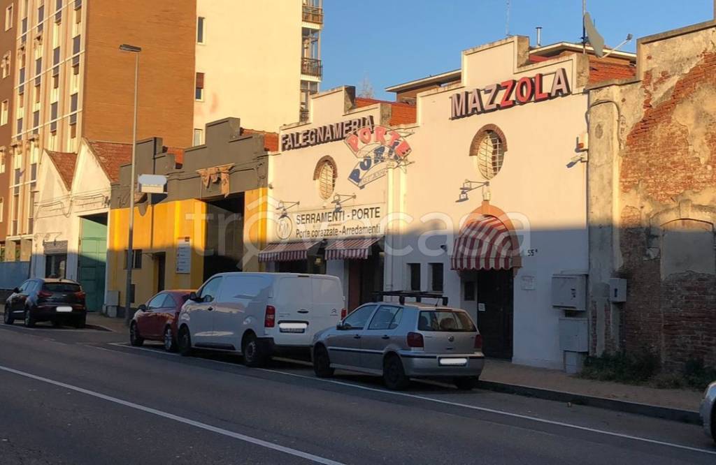 locale commerciale in vendita a Grugliasco in zona Fabbrichetta