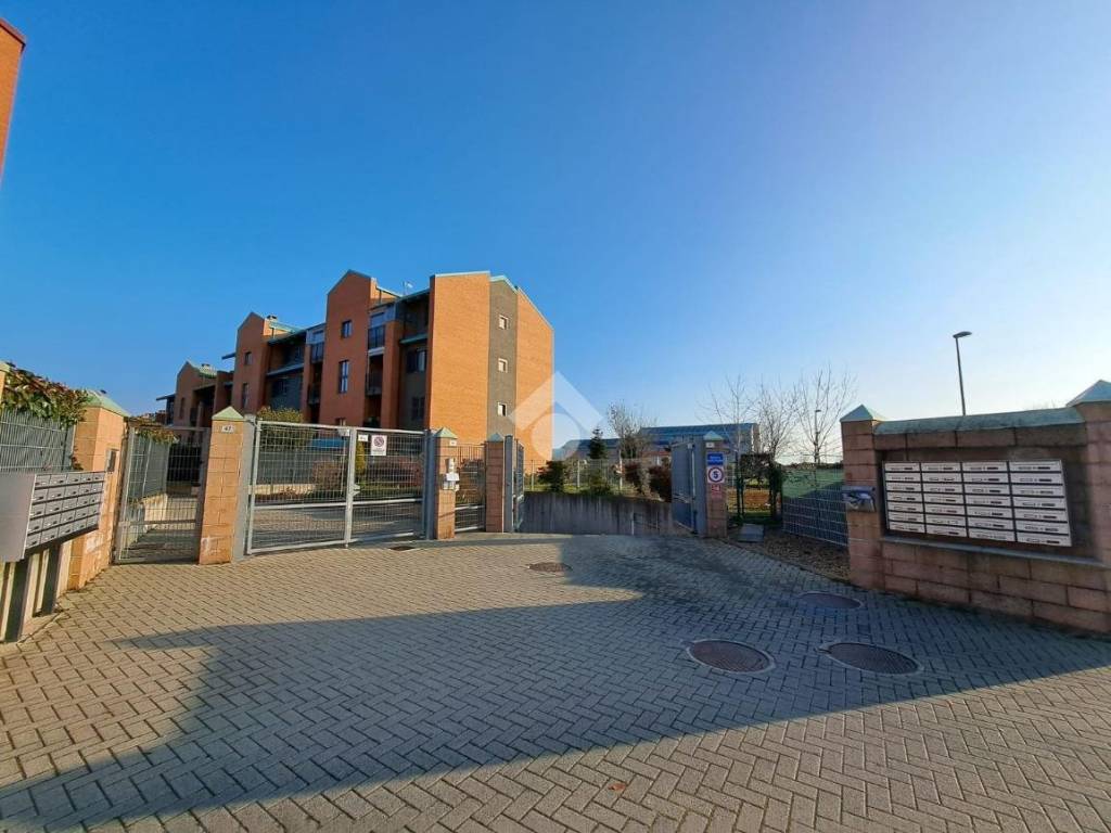 locale di sgombero in vendita a Grugliasco