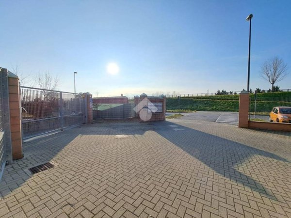 locale di sgombero in vendita a Grugliasco
