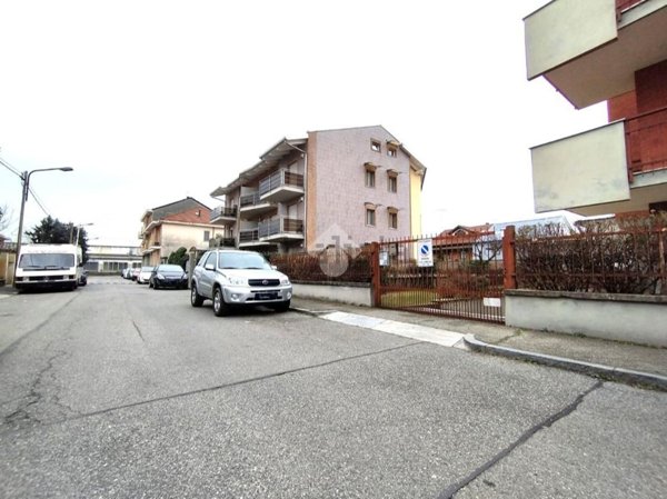 locale di sgombero in vendita a Grugliasco