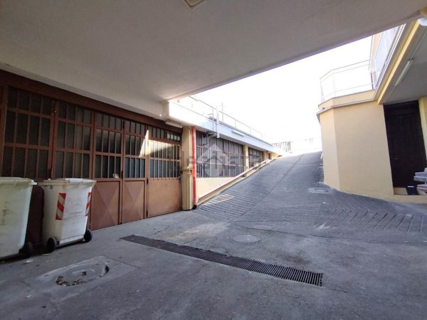 locale di sgombero in vendita a Grugliasco