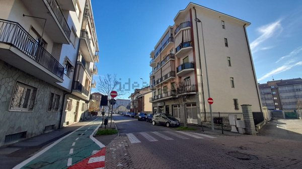 locale commerciale in vendita a Grugliasco