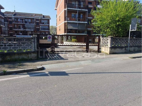locale di sgombero in vendita a Grugliasco