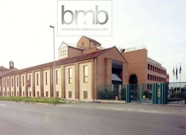 locale di sgombero in vendita a Grugliasco