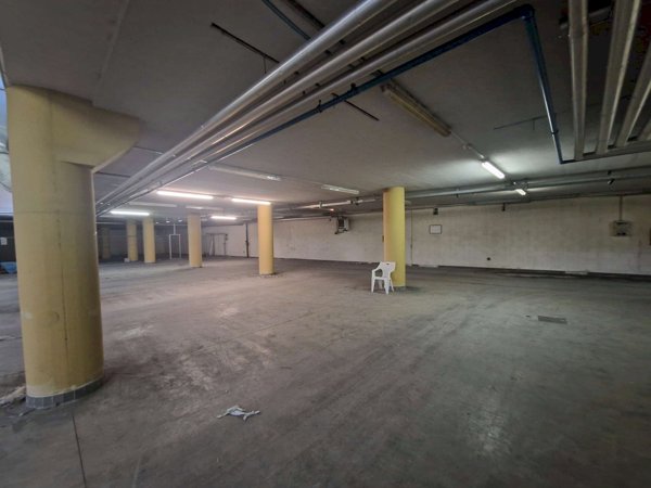locale di sgombero in vendita a Grugliasco