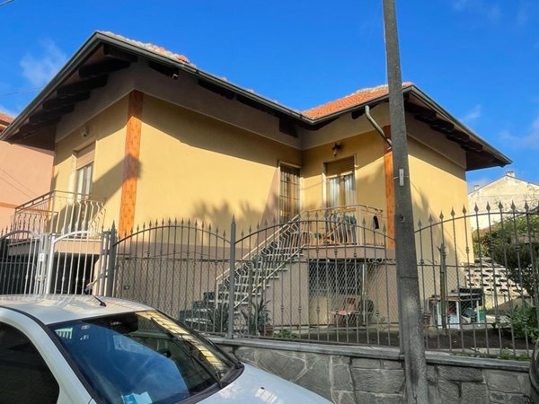 casa indipendente in vendita a Grugliasco
