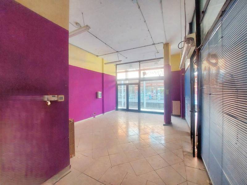 negozio in vendita a Grugliasco