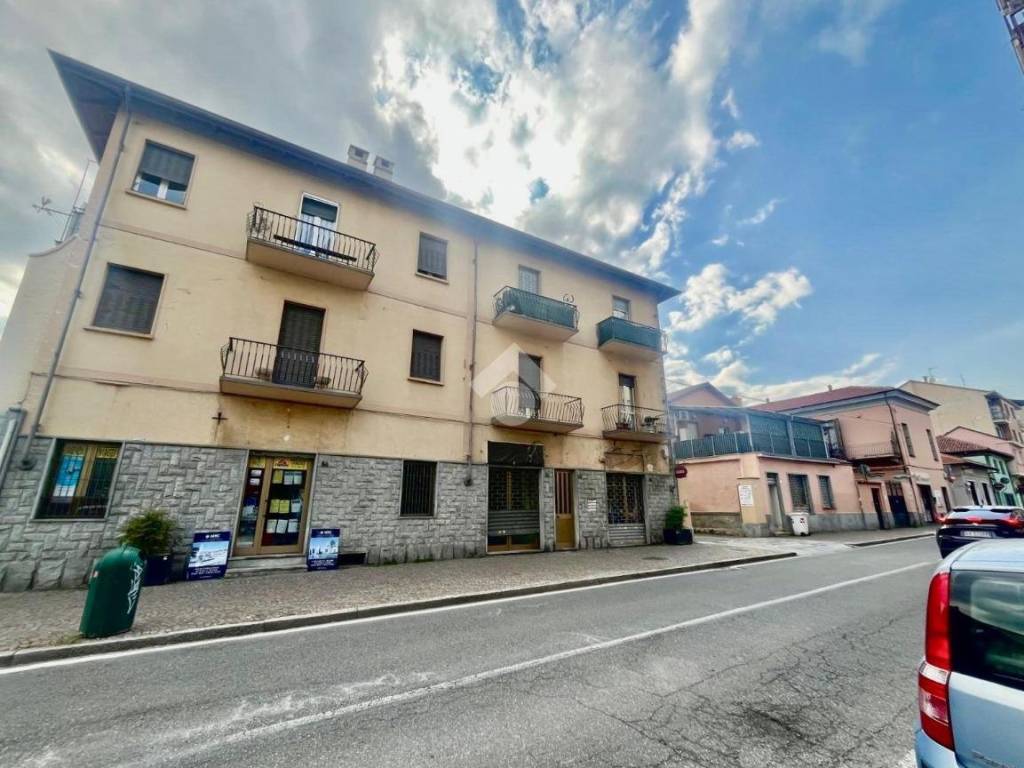 negozio in vendita a Grugliasco